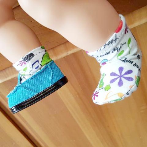 Poppy Swirl Doll Socks The Wolf and the Tree